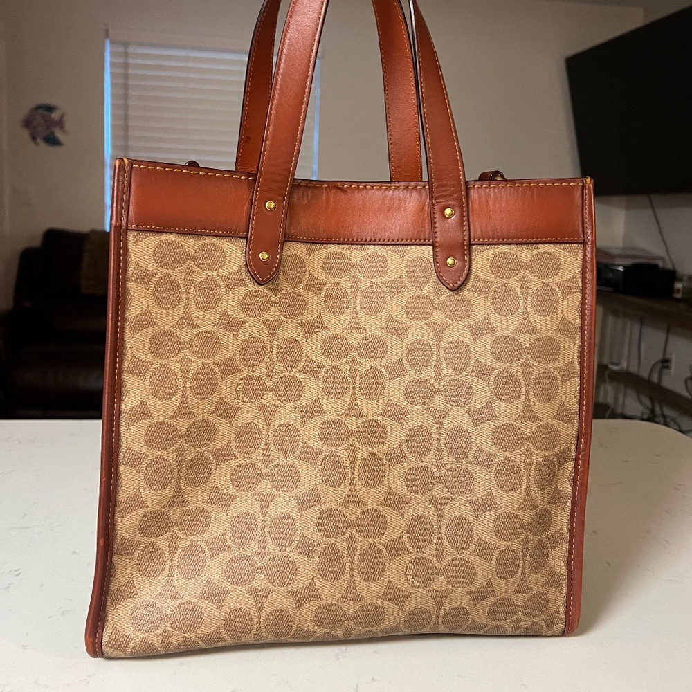 COACH.  Signature Coated Canvas Willow Tote with Convertible Straps.  LIKE NEW.